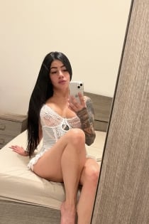 미아 체리, 28세