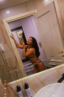 Alena, Miaka 32, Tirana / Albania Wasindikizaji - 2