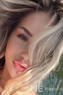 Azmana, Usia 25, Istanbul / Turki Escort - 3