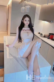 Yuantong, Alter 24, Escort in Tirana / Albanien - 1