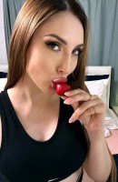 Margo, Age 25, Escort in Warschau / Polen