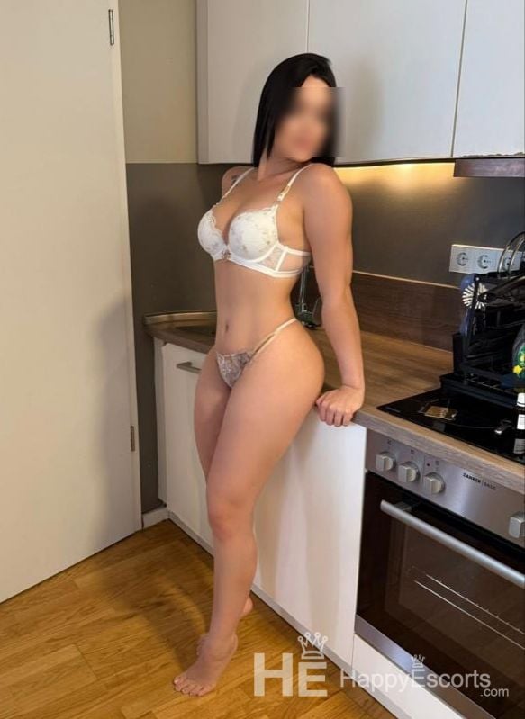 Rebecca, 27 anos - 1