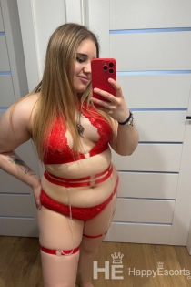 Mia, Age 21, Escort in Frankfurt am Main / Germany - 3
