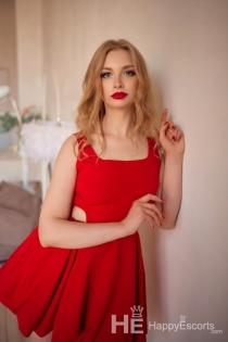 Yesenia, Age 22, Escort in London / United Kingdom - 4