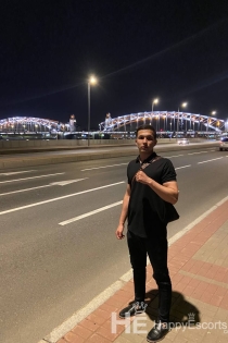 Farrux, ikä 23, Dubai / Yhdistyneet arabiemiirikunnat Seuralaiset - 2