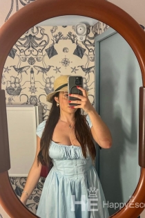 Flore, 26 let, Saint-Etienne / France Escorts - 1