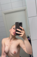 Red, Age 20, Helsingborg / Sweden Escorts