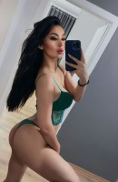 Nika Tirana, Umur 21, Pengiring Tirana / Albania
