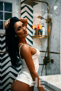 Evie, Age 25, Escort in Tirana / Albania - 3