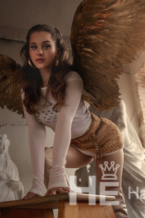 Riley, Age 19, Escort in Tirana / Albania - 2