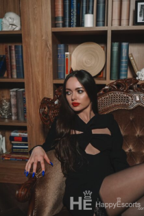 Andrea, 20 let, Tirana / Albánie doprovod – 11