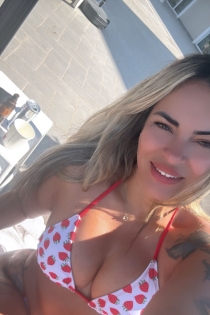 Amanda, 20 let, Tirana / Albanija Spremljevalci - 3