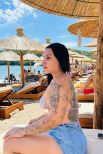 Larissa, Miaka 27, Budva / Montenegro Wasindikizaji - 4