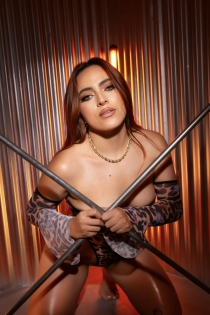 Isabel Roa, Miaka 25, San Giljan / Malta Wasindikizaji - 6