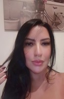 Luna, 20 let, Lizbona / Portugalska Spremljevalci