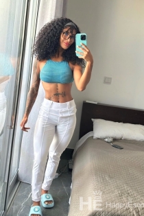 Maria Dari Brazil, Umur 21, Limassol / Cyprus Pengiring - 3