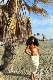 Maria Dari Brazil, Umur 21, Limassol / Cyprus Pengiring - 5