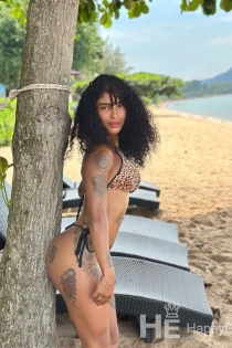 Maria Dari Brazil, Umur 21, Limassol / Cyprus Pengiring - 1