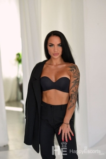 Carolina, Age 27 - 4