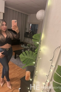 Victoria, Age 37, Escort in Mackay / Australia - 3