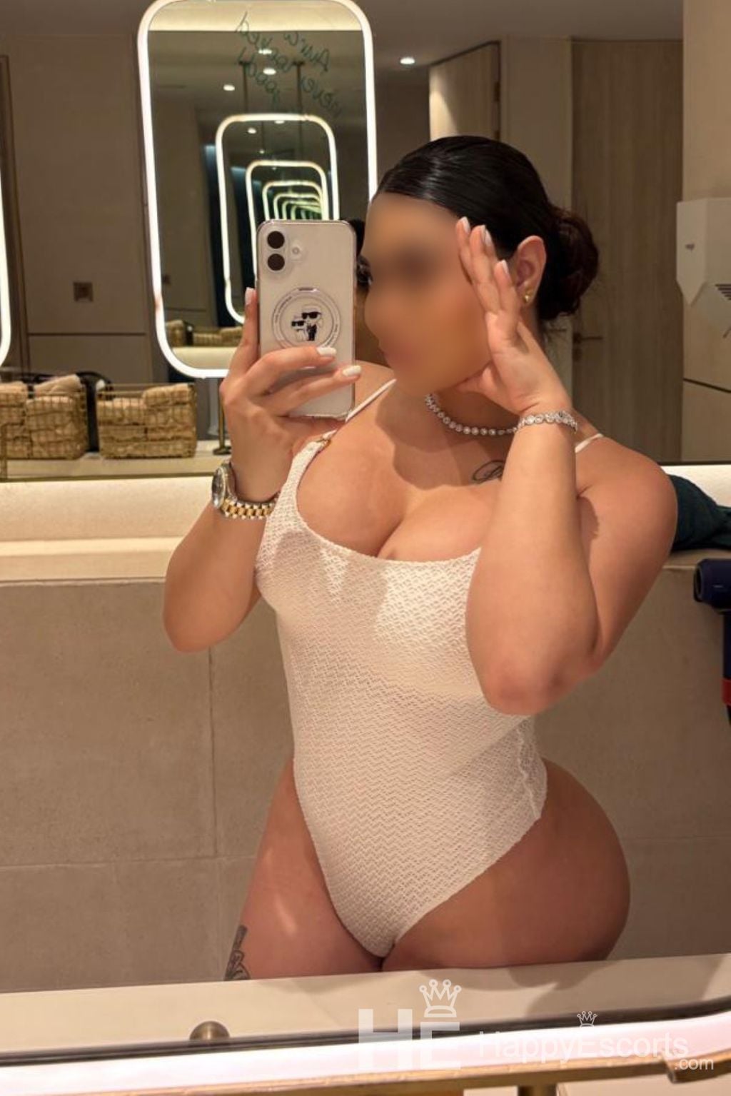 Violet, Age 24, Escort in Paris / France - 1
