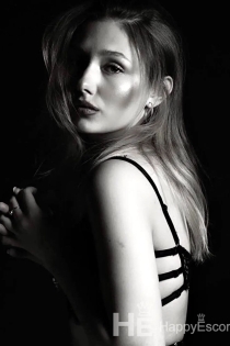 Νόβα, Ηλικία 26, Μπολζάνο / Ιταλία Συνοδοί - 3