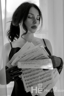 Poppy, Age 22, Florence / Italy Escorts - 3