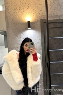 Raine, Ηλικία 22, Μιλάνο / Ιταλία Συνοδοί - 2