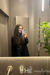 Δάφνη, 29 ετών, Ρώμη / Ιταλία Συνοδοί - 2