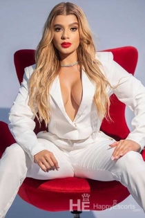 Julia, Alter 23, Escort in Frankfurt am Main / Deutschland - 4