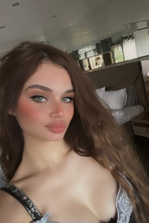 Selen, Yaş 22, İstanbul / Türkiye Eskortlar - 4