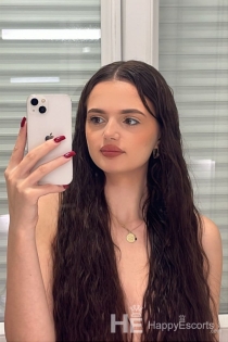 Margo, 20 ans, Paris / France Escortes - 12