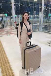 Shuyue, 27&nbsp;gadi, Tirānas/Albānijas eskorts&nbsp;— 3