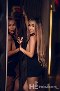 Hella, 22 let, Istanbul / Turecko Eskorty - 4