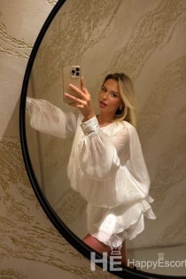 Hella, 22 let, Istanbul / Turecko Eskorty - 5