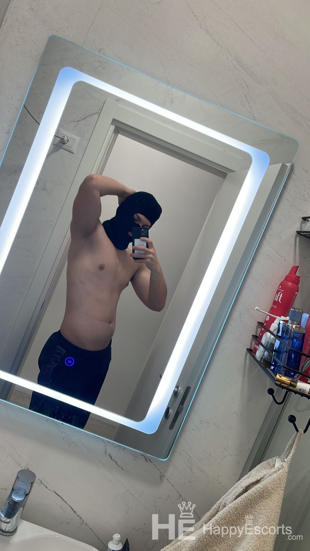 Juste des filles, 22 ans, escortes à Tirana / Albanie - 1