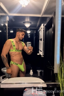 Thonnybigcock22cm, Age 23, Escort in San Giljan / Malta - 1