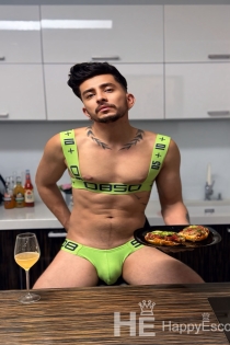 Thonnybigcock22cm, Age 23, Escort in San Giljan / Malta - 5