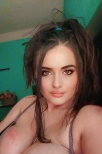 Bustygal, Age 40, Escort in Newport / United Kingdom - 3