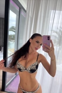 Julieta, Age 31 - 5