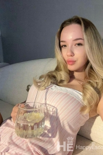 Zeynep, Age 21, Escort in Tirana / Albania - 10