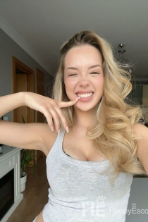 Zeynep, Age 21, Escort in Tirana / Albania - 8