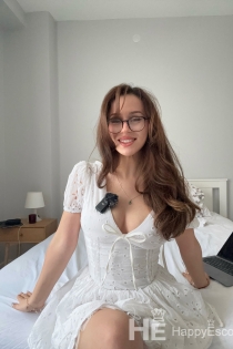 Есма, 24 године, Тирана / Албанија, пратње - 1