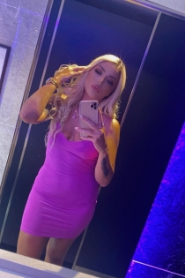 Bronwyn, Ηλικία 24, Πρίστινα / Κόσοβο Συνοδοί - 3