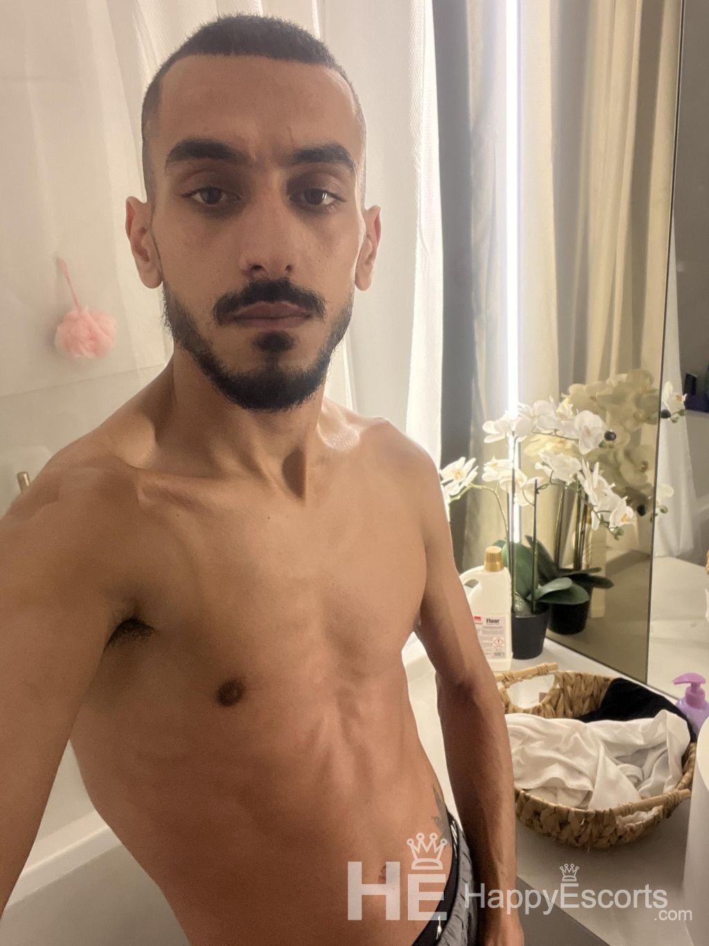 Araz, 26 años, Bucarest / Rumanía Escorts - 1