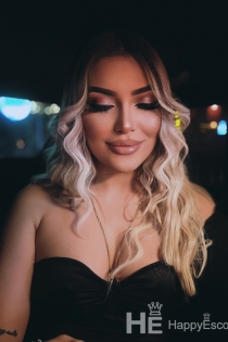 Δάφνη, 22 ετών, Πρίστινα / Κόσοβο Συνοδοί - 5