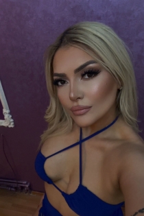 Δάφνη, 22 ετών, Πρίστινα / Κόσοβο Συνοδοί - 2