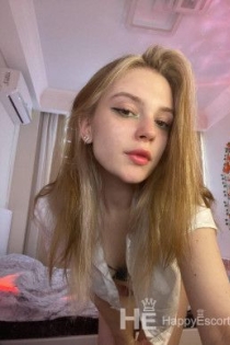 Saoirse, Ηλικία 25, Πρίστινα / Κόσοβο Συνοδοί - 2