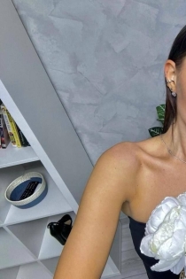 Darina, Yaş 25, İstanbul / Türkiye Eskortlar - 2