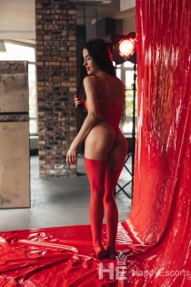 Salli, 25 anni, Bolzano / Italia Escort - 3